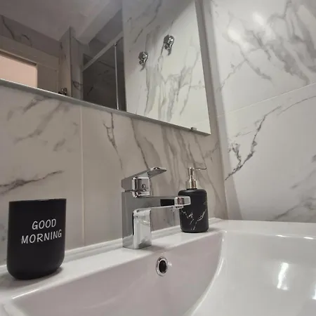 Apartman Eternal House